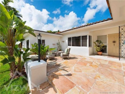 4_bedroom_house_home_for_sale_miami_florida_vizway_1